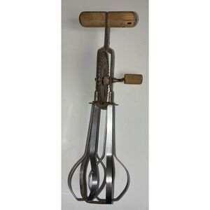 A&J High Speed Super Center Drive Hand Mixer Egg Beater Wooden Handles Vintage